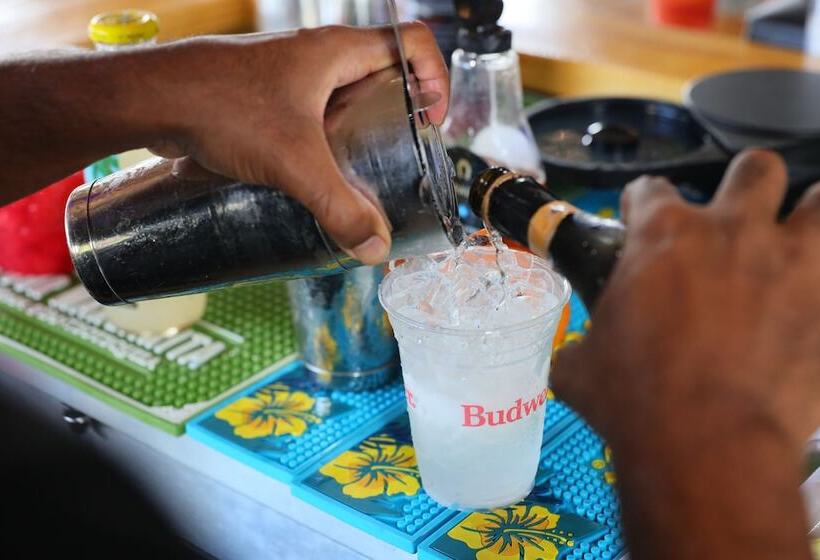 Siesta Key Beach Resort And Suites