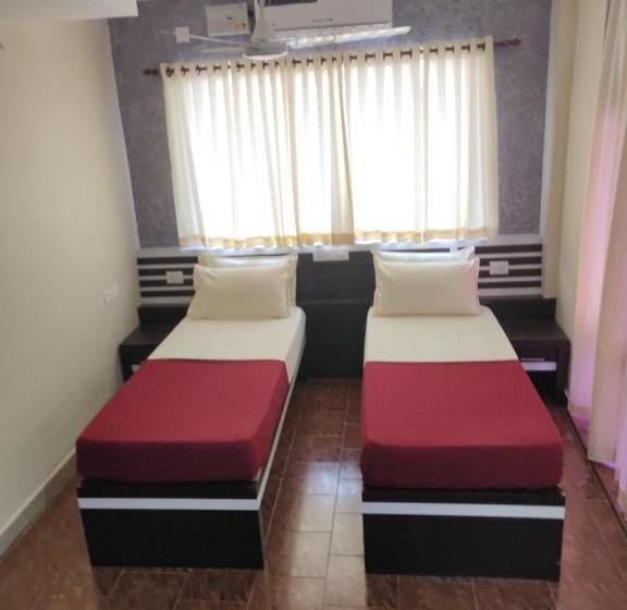 هاستل Thomson Garden