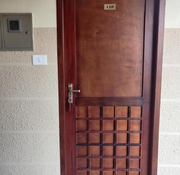 هاستل Thomson Garden