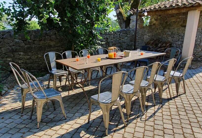 ベッドアンドブレックファースト Domaine Les Bayles   Chambres D Hôtes