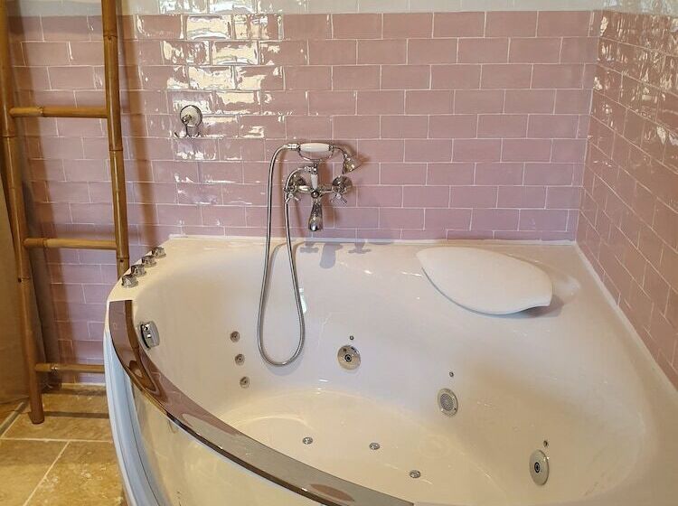 ベッドアンドブレックファースト Domaine Les Bayles   Chambres D Hôtes