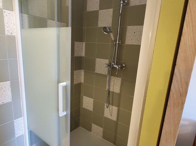 ベッドアンドブレックファースト Domaine Les Bayles   Chambres D Hôtes