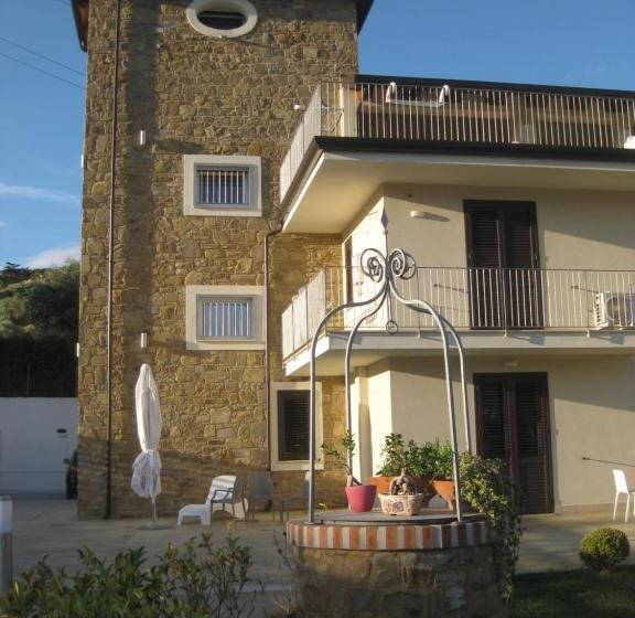 민박 Le Torri Del Cilento