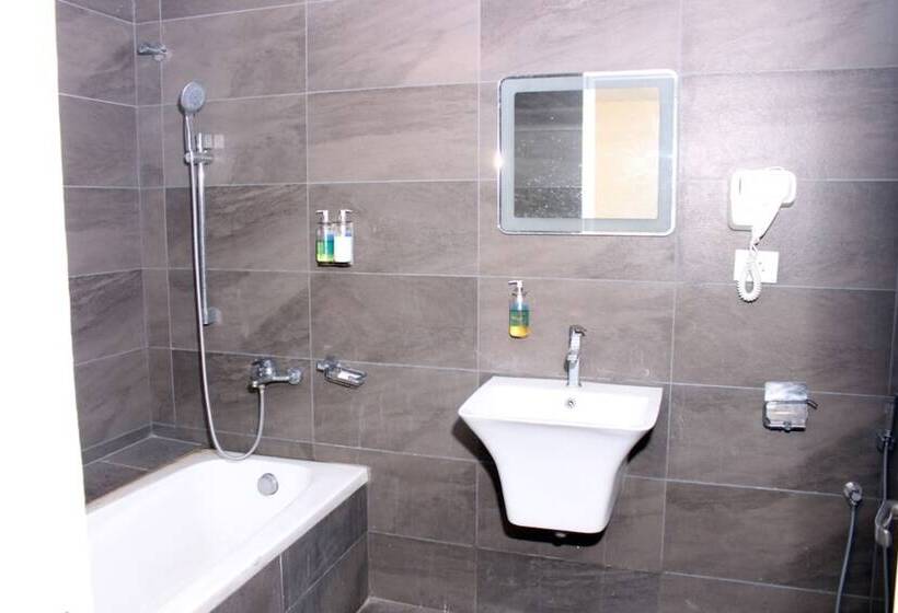 호텔 Alegria Whitehouse Mambakkam