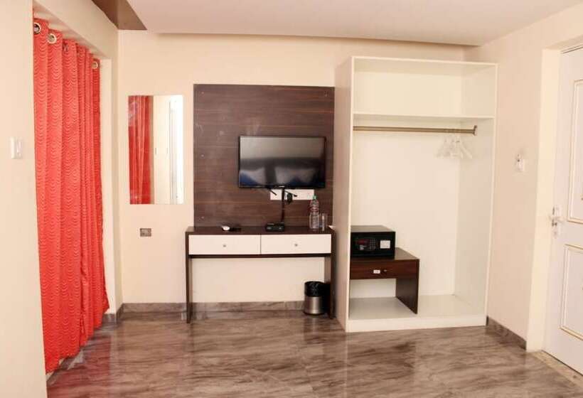 호텔 Alegria Whitehouse Mambakkam