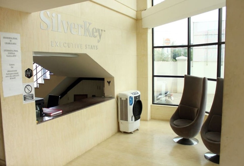 호텔 Alegria Whitehouse Mambakkam