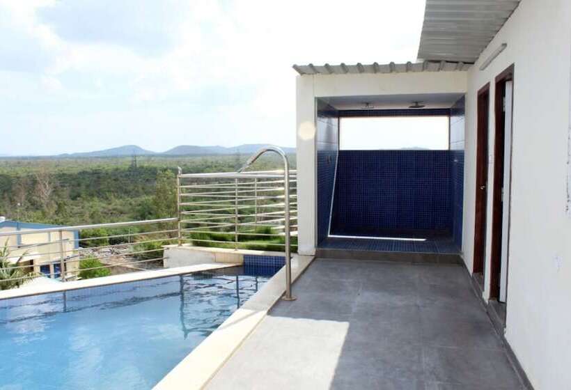 호텔 Alegria Whitehouse Mambakkam