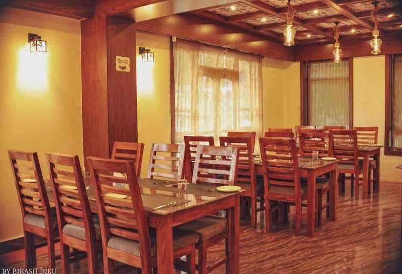 호텔 Golden Kuensel Resort & Spa