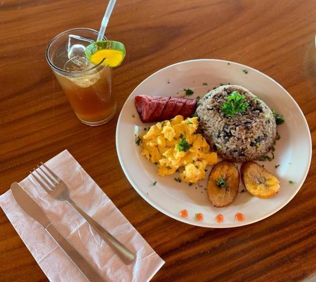 هتل La Puesta Del Sol