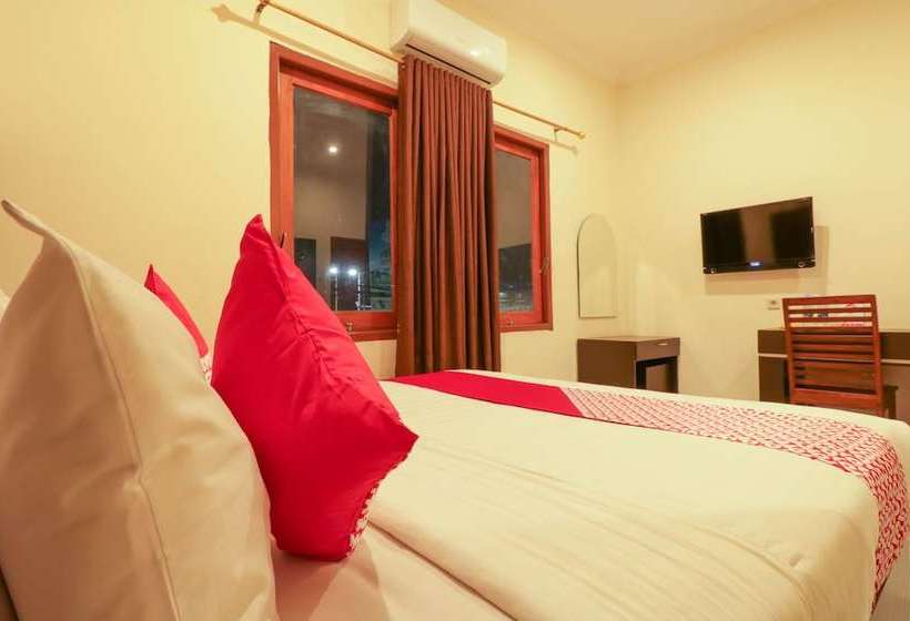 בית מלון כפרי Oyo 1117 New Garuda