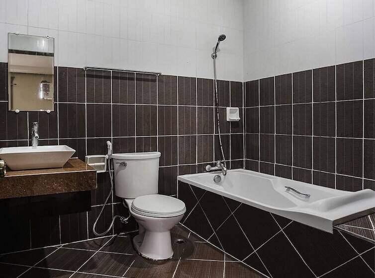 בית מלון כפרי Oyo 192 Tcc Condohostel