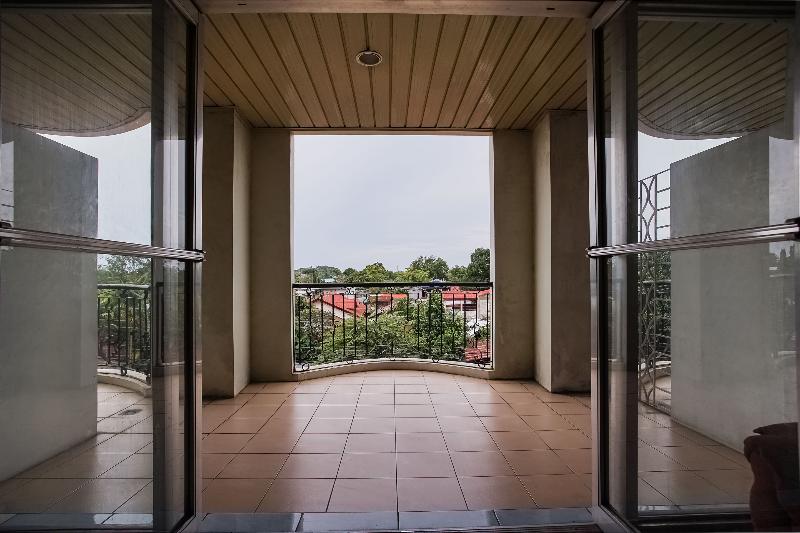 בית מלון כפרי Oyo 192 Tcc Condohostel