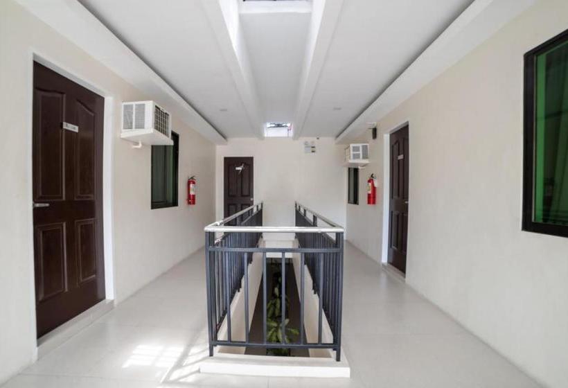 בית מלון כפרי Oyo 235 R Residencia