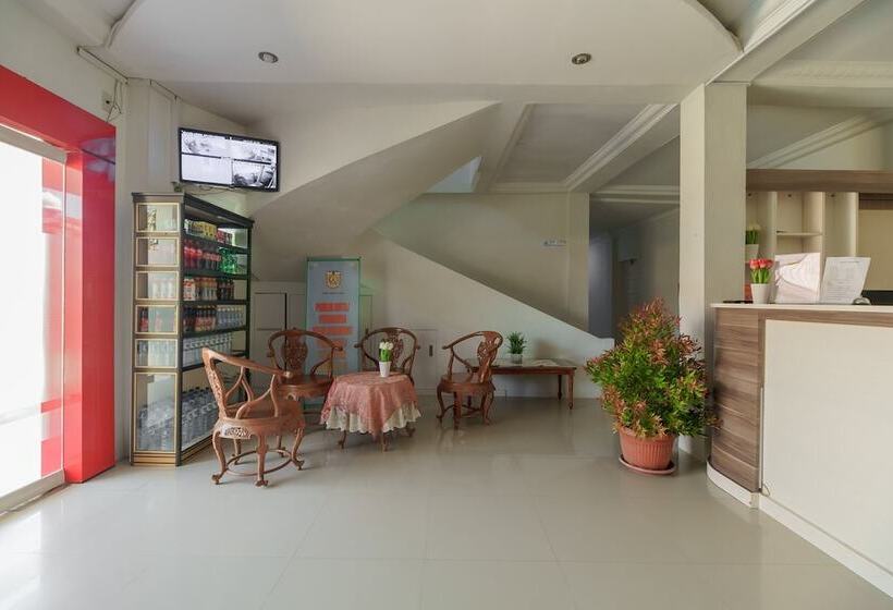 Hotel Reddoorz Syariah @ Panglima Nyak Makam Aceh