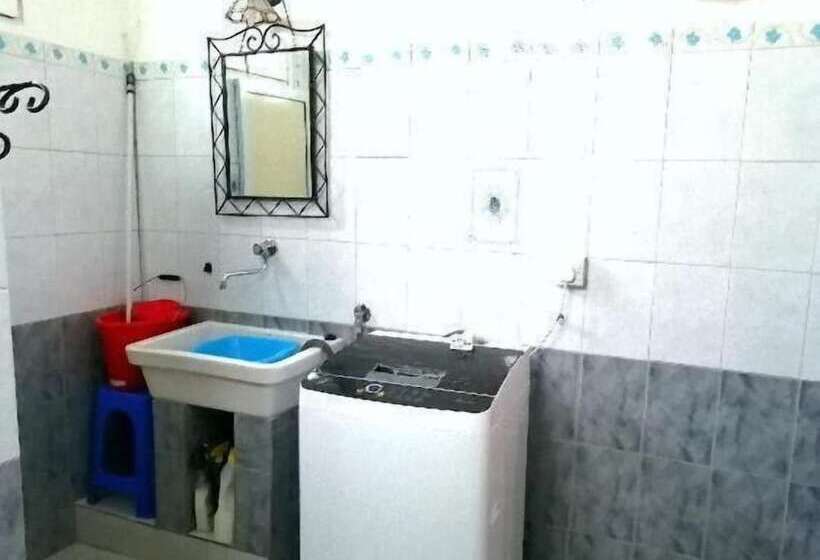 Отель Rose Lodge