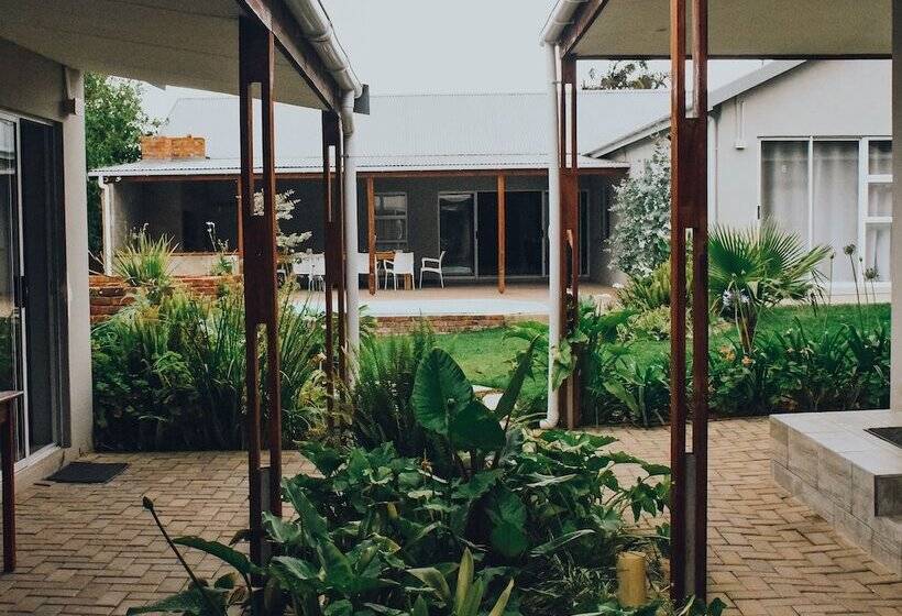 פנסיון Azaria Guesthouse