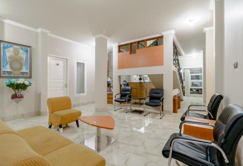 膳宿费 Reddoorz Near Taman Makam Pahlawan Cikutra