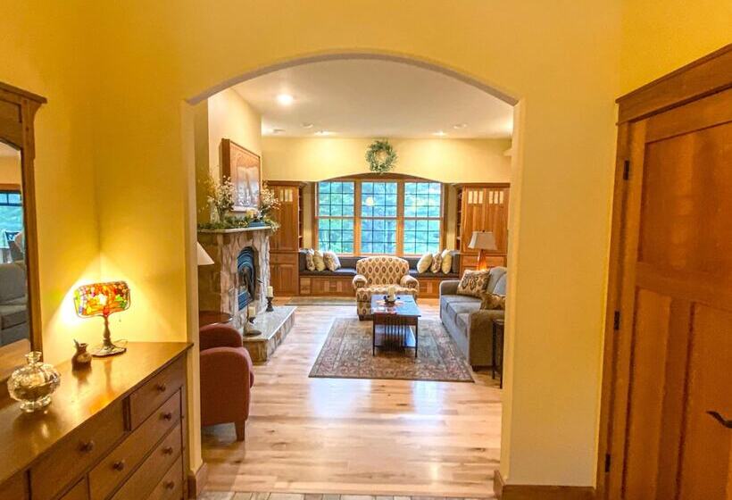 مبيت وإفطار Inn At The River