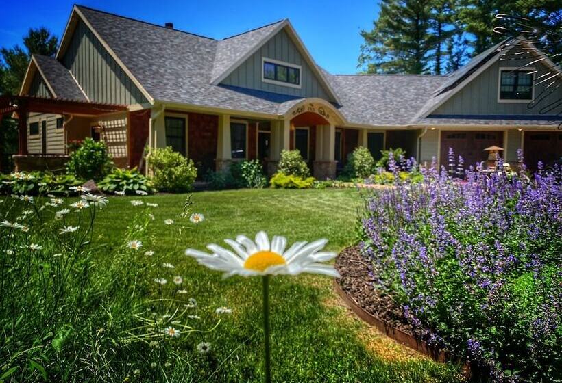 مبيت وإفطار Inn At The River