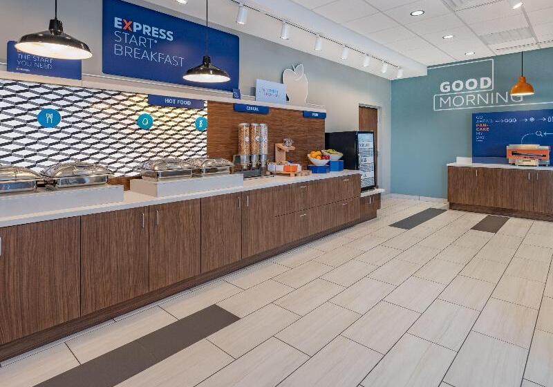 فندق Holiday Inn Express & Suites   Ruskin, An Ihg