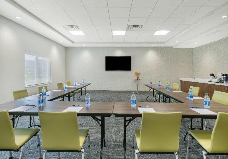 فندق Holiday Inn Express & Suites   Ruskin, An Ihg