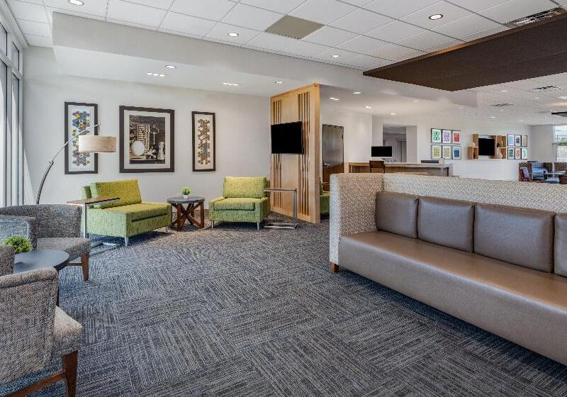 فندق Holiday Inn Express & Suites   Ruskin, An Ihg