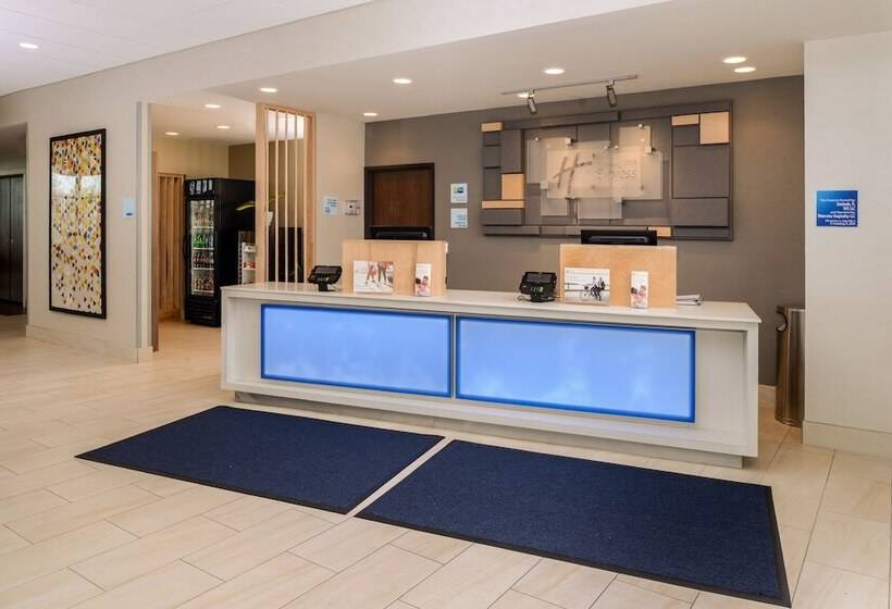 فندق Holiday Inn Express & Suites   Ruskin, An Ihg