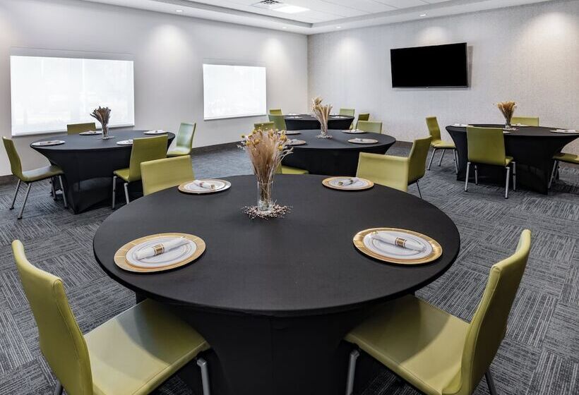 فندق Holiday Inn Express & Suites   Ruskin, An Ihg