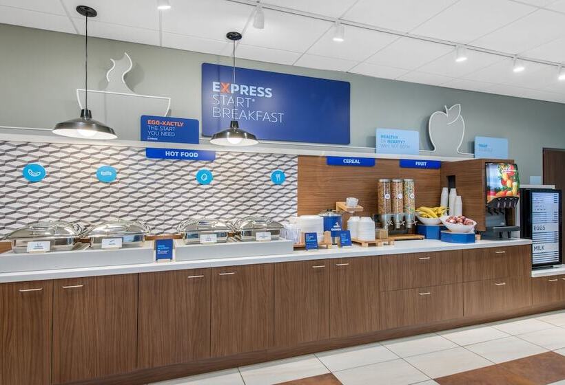 فندق Holiday Inn Express & Suites   Ruskin, An Ihg