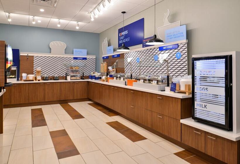 فندق Holiday Inn Express & Suites   Ruskin, An Ihg