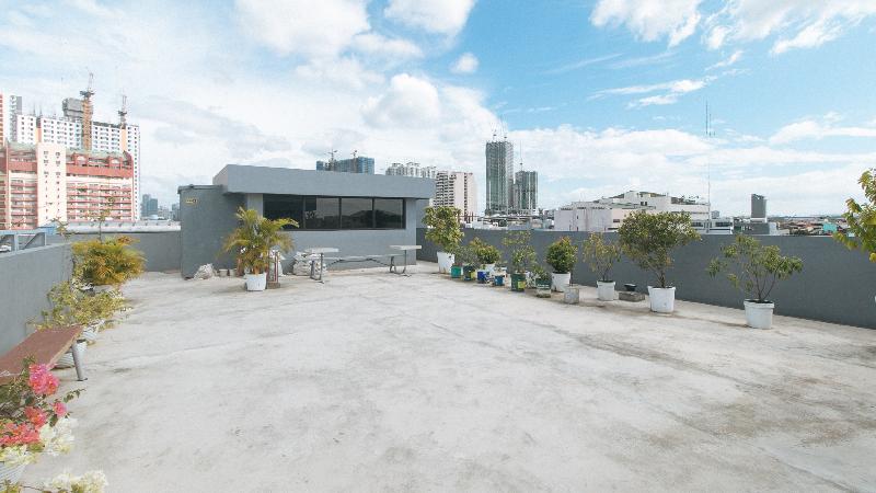 هتل Reddoorz Plus At Evangelista Street Makati