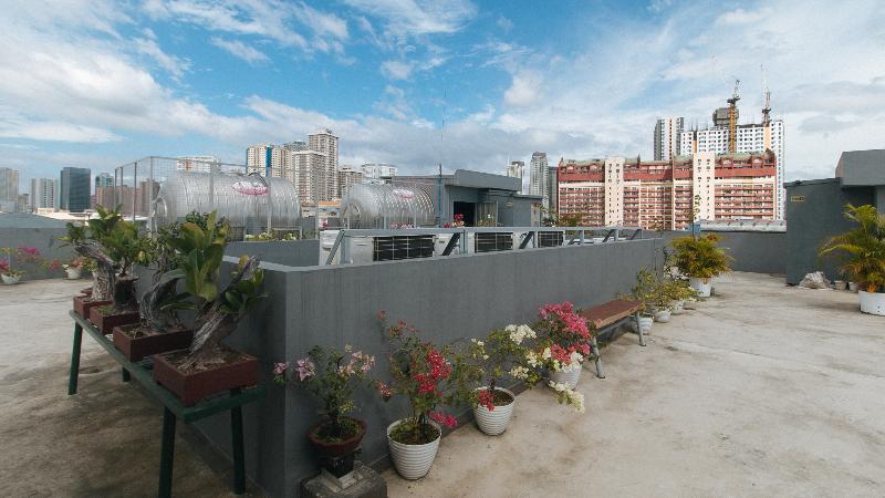 هتل Reddoorz Plus At Evangelista Street Makati