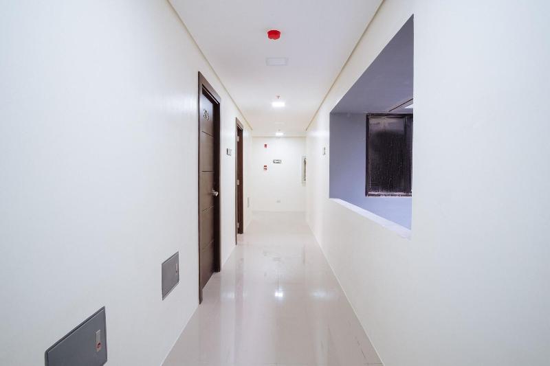 هتل Reddoorz Plus At Evangelista Street Makati