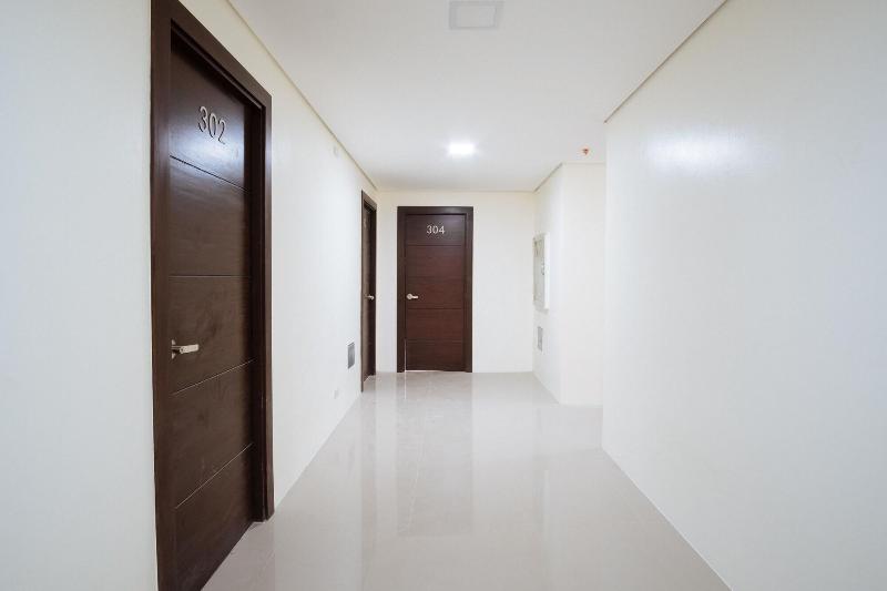 هتل Reddoorz Plus At Evangelista Street Makati