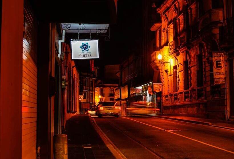 酒店 Terracota Suites