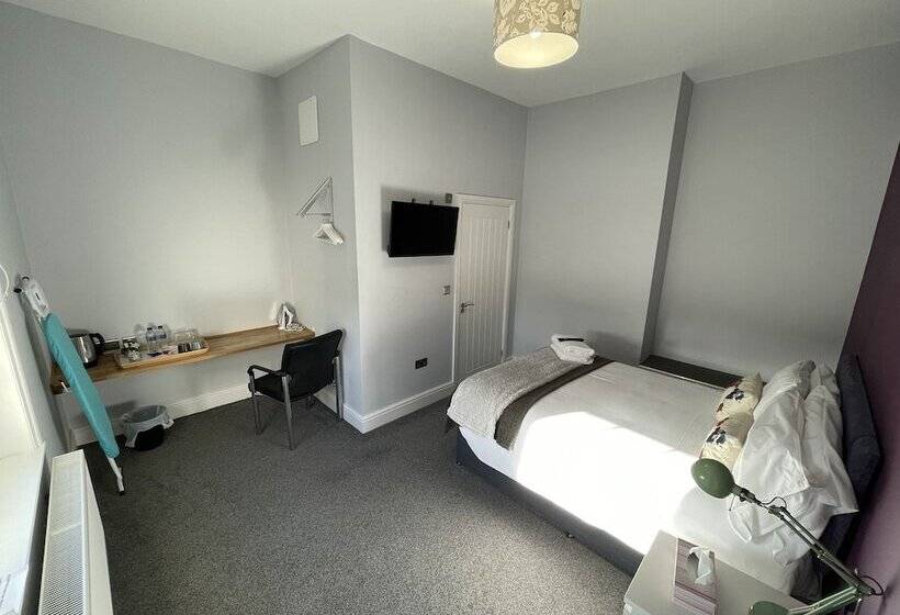 Пансион Arlan House, Central Basingstoke