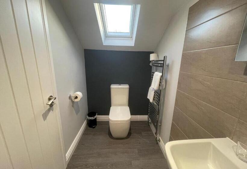 Пансион Arlan House, Central Basingstoke