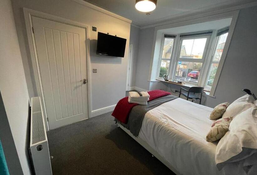 Пансион Arlan House, Central Basingstoke