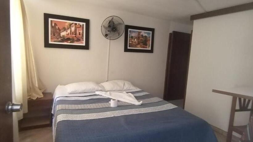 펜션 Hostal Turístico El Cajamarquez