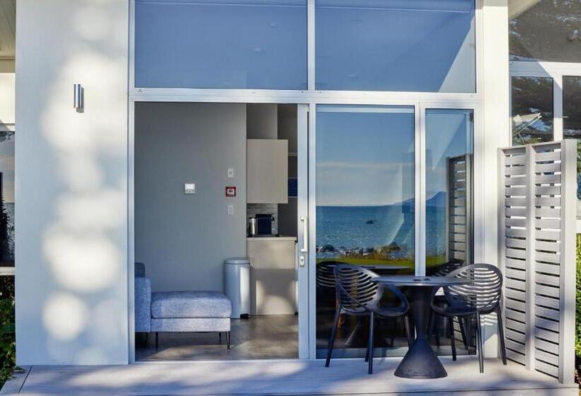 Shearwater Apartments