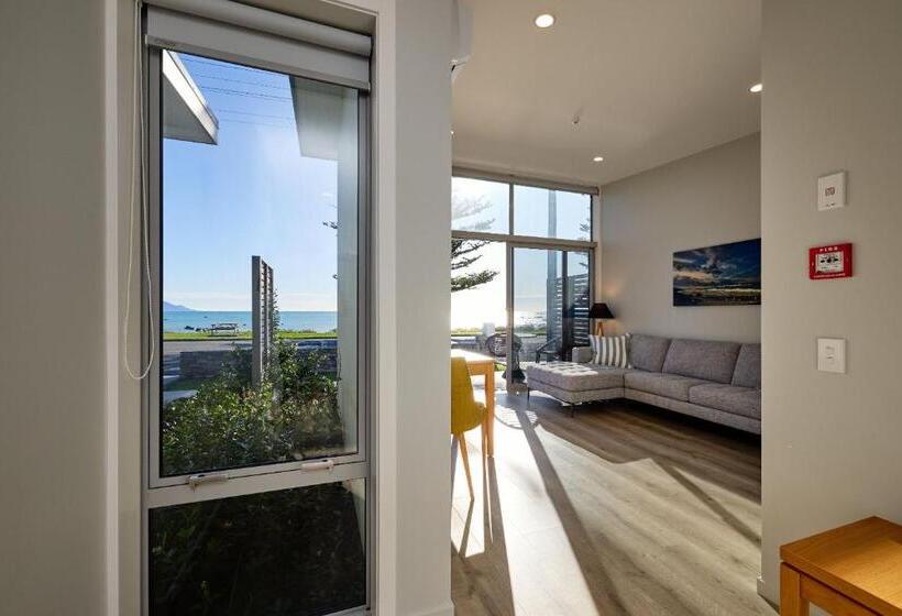 Shearwater Apartments