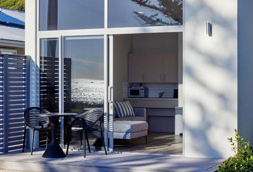 Shearwater Apartments