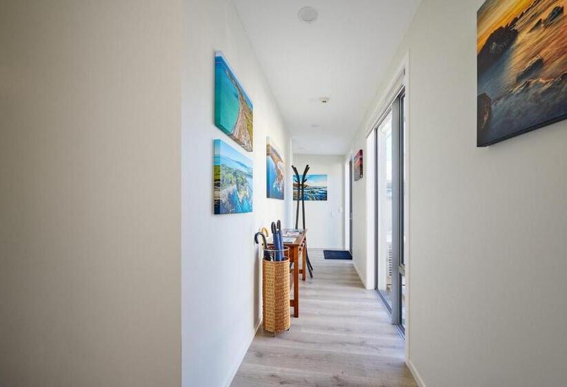 Shearwater Apartments