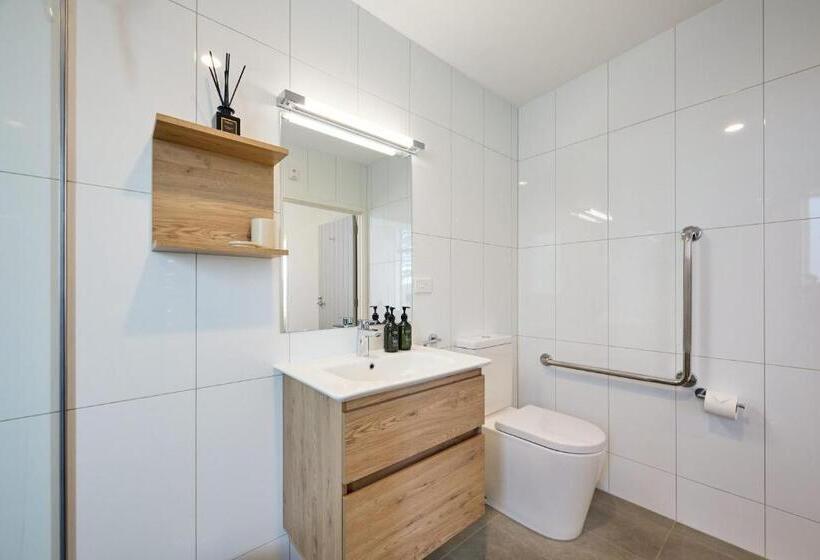 Shearwater Apartments