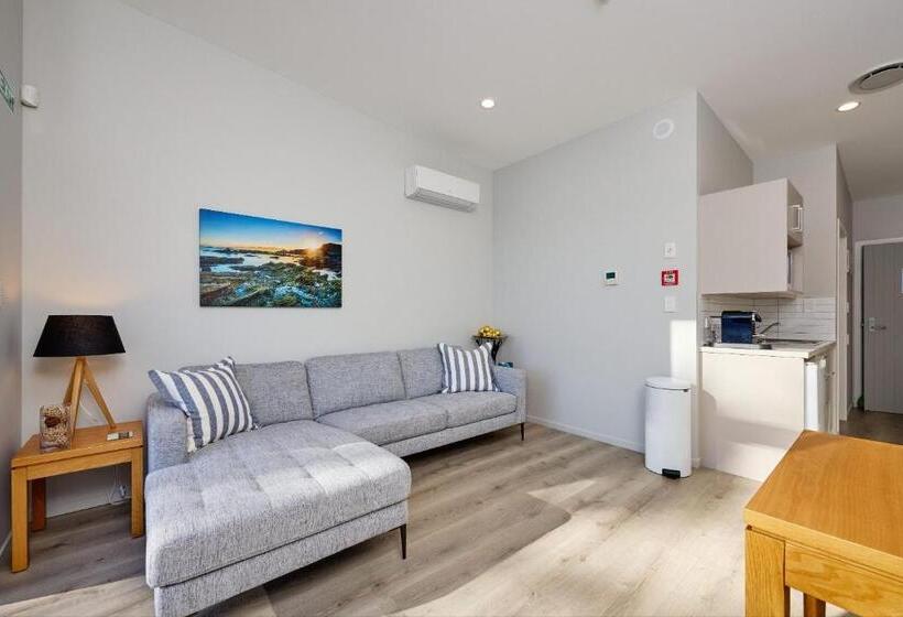 Shearwater Apartments