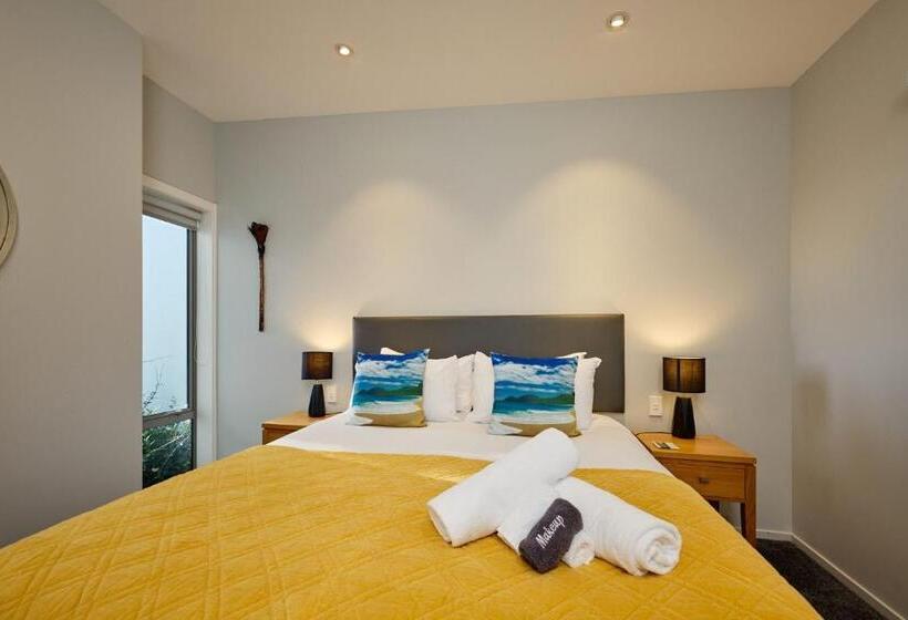 Shearwater Apartments