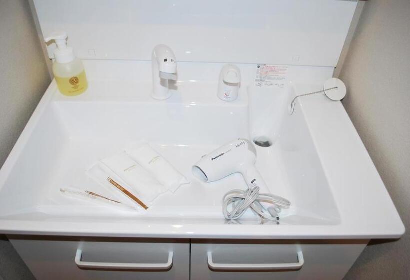 Ten Point Hotel Airport