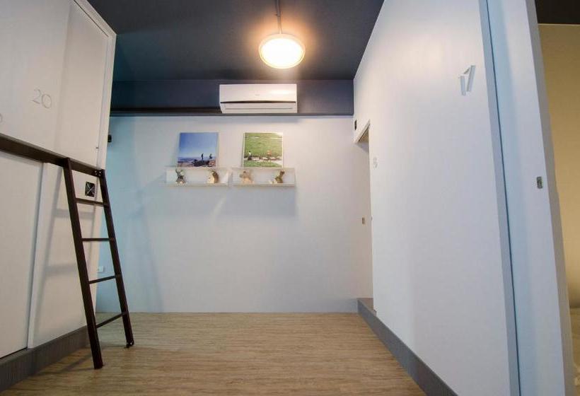 هاستل Flying Backpacker