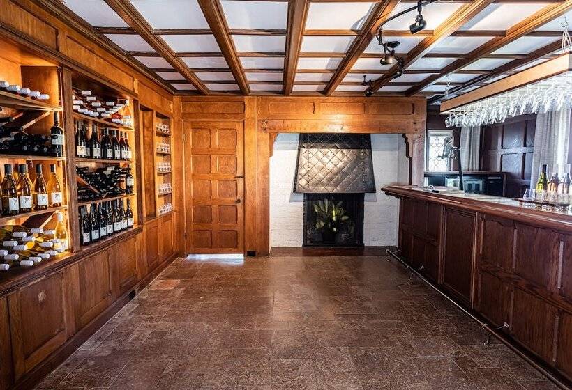 مبيت وإفطار Hummingbird Estate