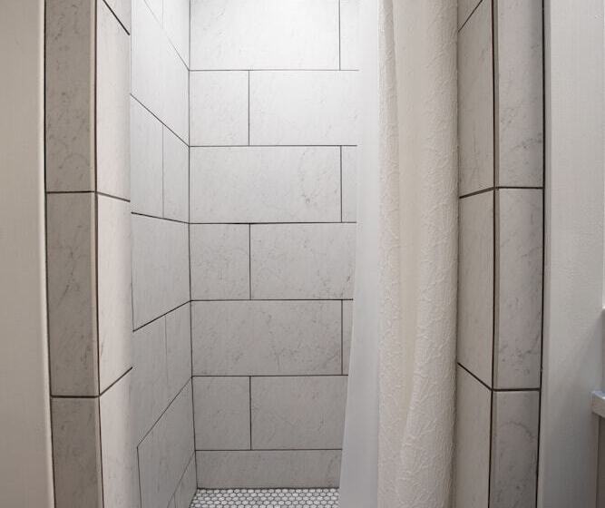 مبيت وإفطار Hummingbird Estate